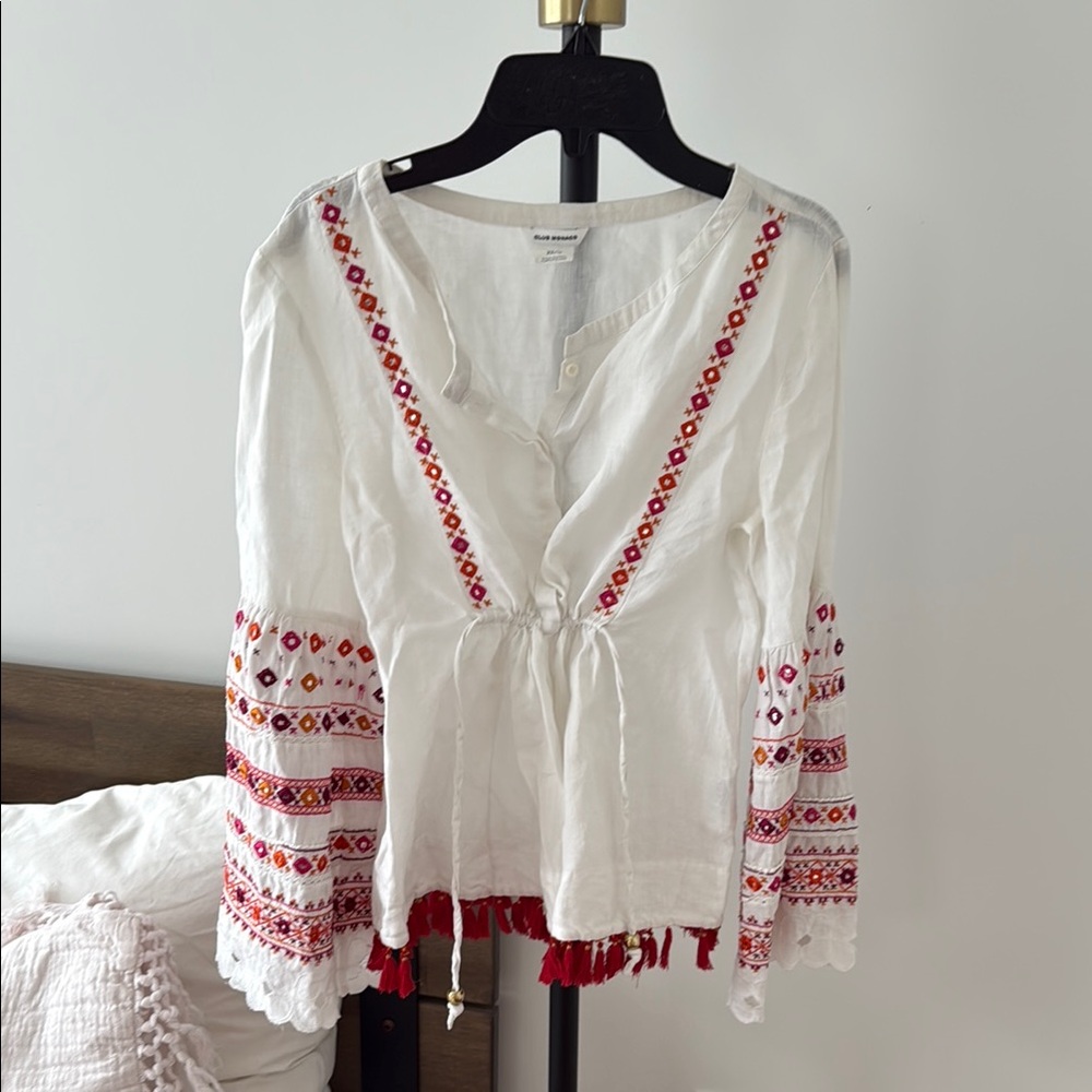 Club Monaco White and Red Embellished Tie Front Blouse